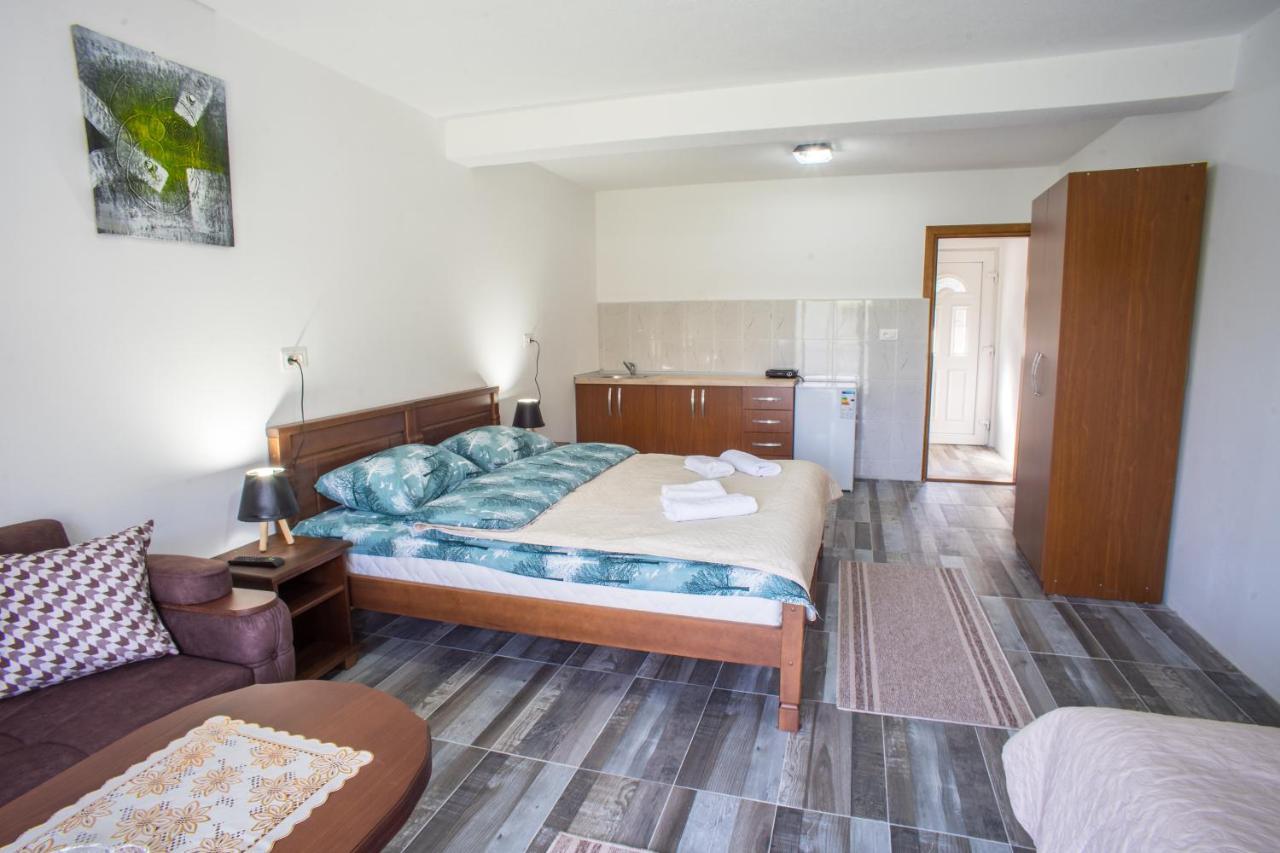Apartmani Jezero Жабляк Екстер'єр фото