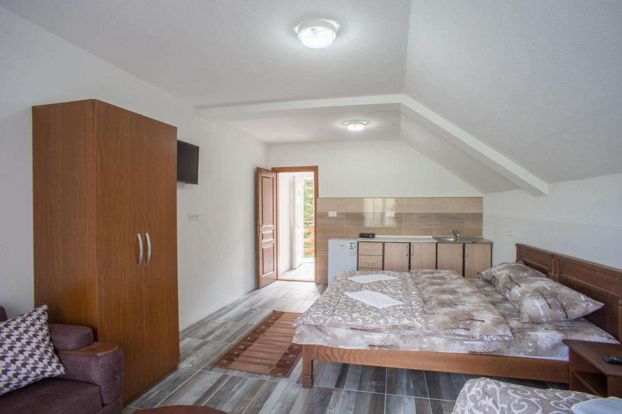 Apartmani Jezero Жабляк Екстер'єр фото